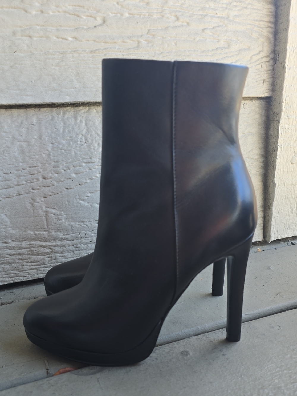 Nine West Quanette Platform Leather Booties